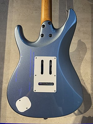 Ibanez az2204icm