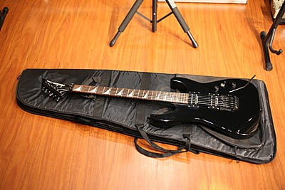 Jackson soloist black