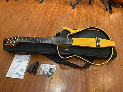 Yamaha SLG 130LAB