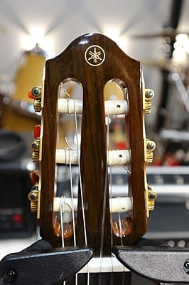 Yamaha SLG 130LAB