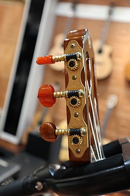 Yamaha SLG 130LAB