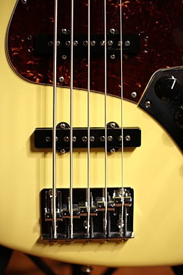 Fender deluxe active jazz bass