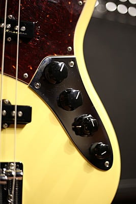 Fender deluxe active jazz bass