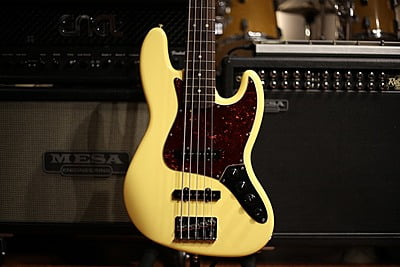 Fender deluxe active jazz bass