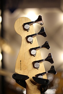 Fender deluxe active jazz bass