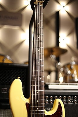 Fender deluxe active jazz bass