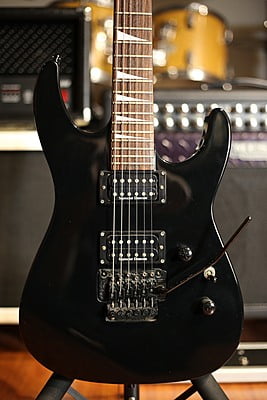 Jackson soloist black