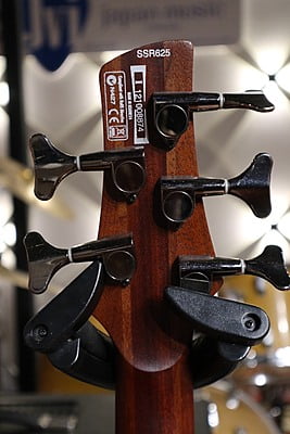 Bass Ibanez SR635