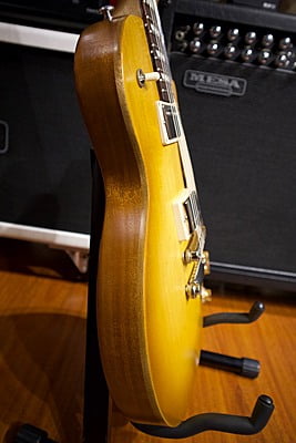 Gibson Tribute Vàng