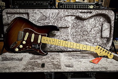 American Professional II Stratocaster (3-Color Sunburst/Maple