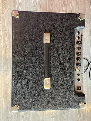 Amp Bass Ampeg BA-112AV