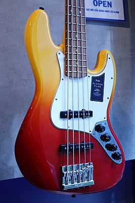 Fender Jazz bass Player plus V - made in mexico Fender Jazz bass Player plus V - made in mexico
