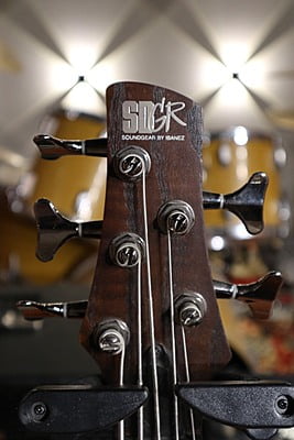 Bass Ibanez SR635