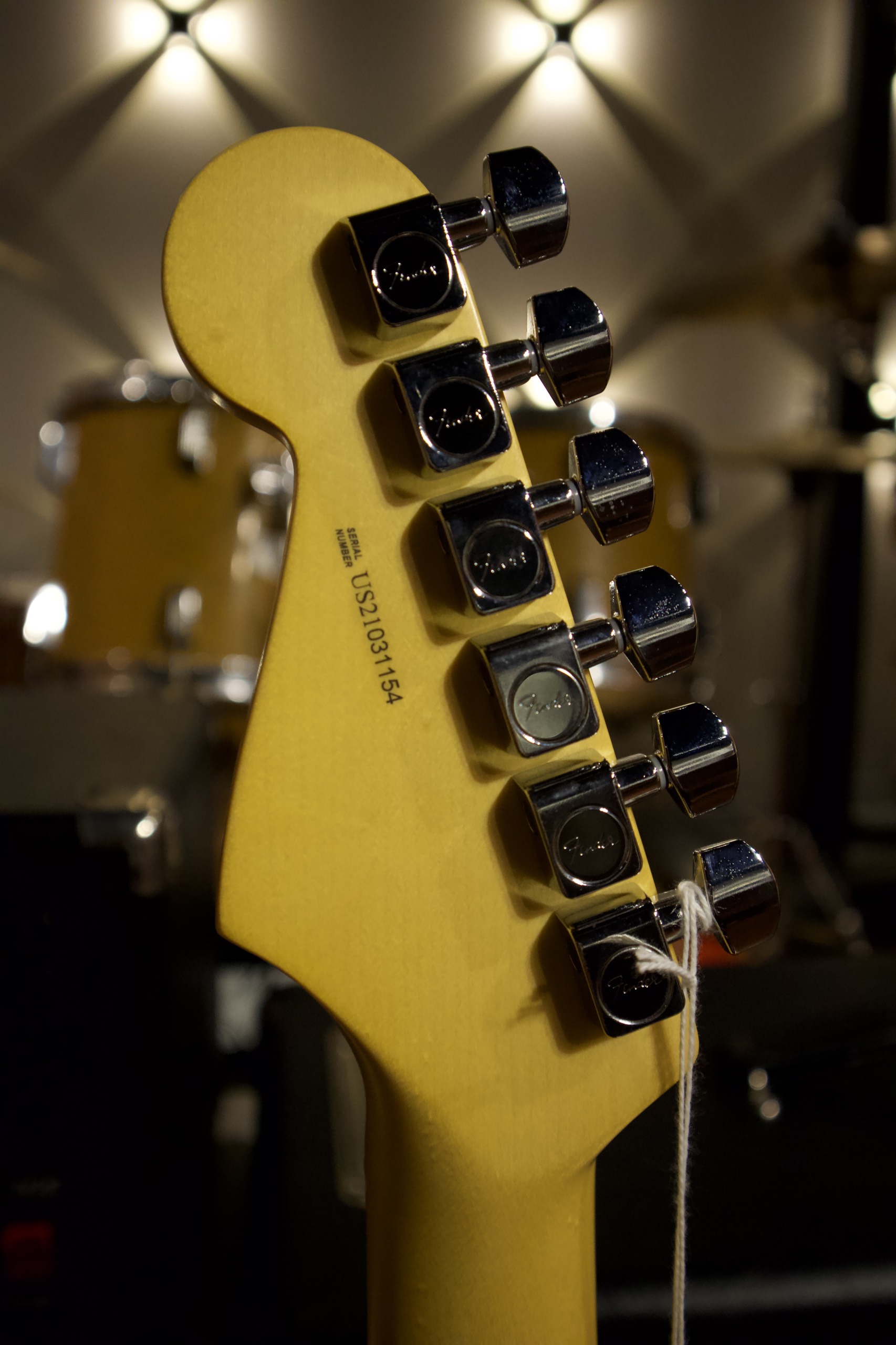 American Professional II Stratocaster (3-Color Sunburst/Maple