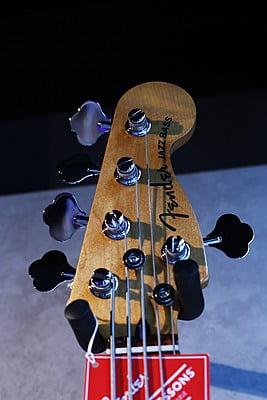 Fender Jazz bass Player plus V - made in mexico Fender Jazz bass Player plus V - made in mexico