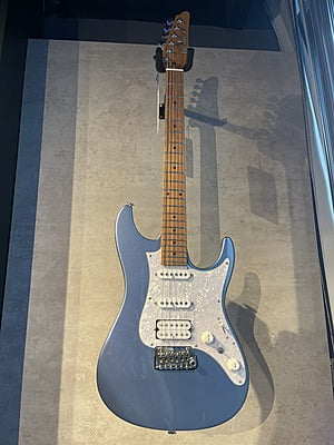 Ibanez az2204icm