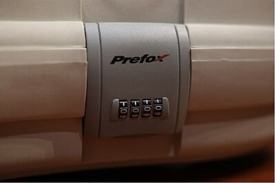 Hardcase prefox trắng