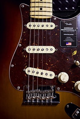 American Professional II Stratocaster (3-Color Sunburst/Maple