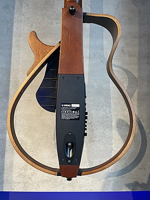 YAMAHA SLG200N