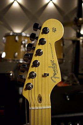 American Professional II Stratocaster (3-Color Sunburst/Maple