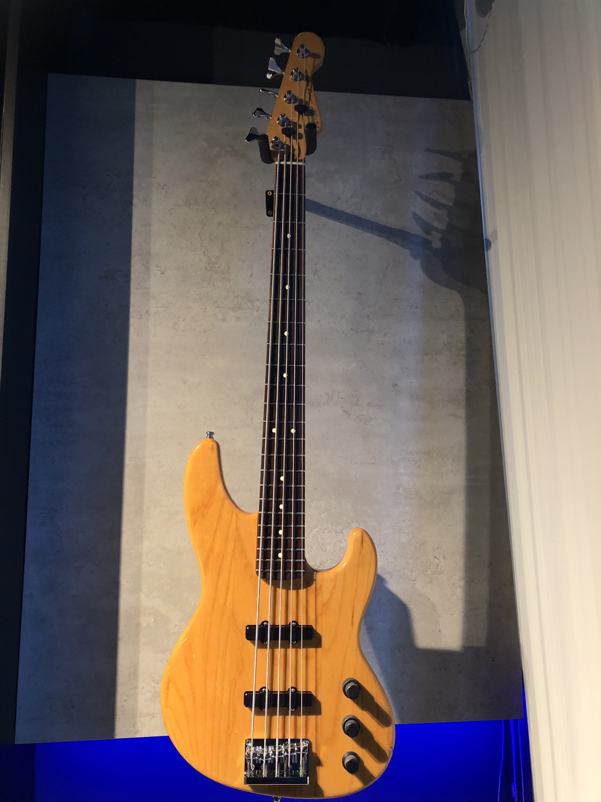 Fender USA Jazz Bass Plus V NAT RN