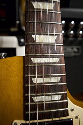 Gibson Tribute Vàng