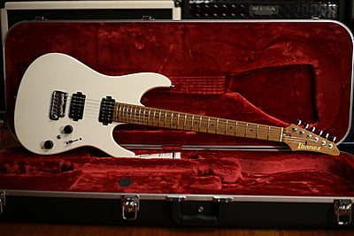 Ibanez az2402 Prestige trắng 2021