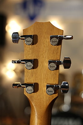 Taylor 214 ce plus