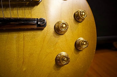 Gibson Tribute Vàng