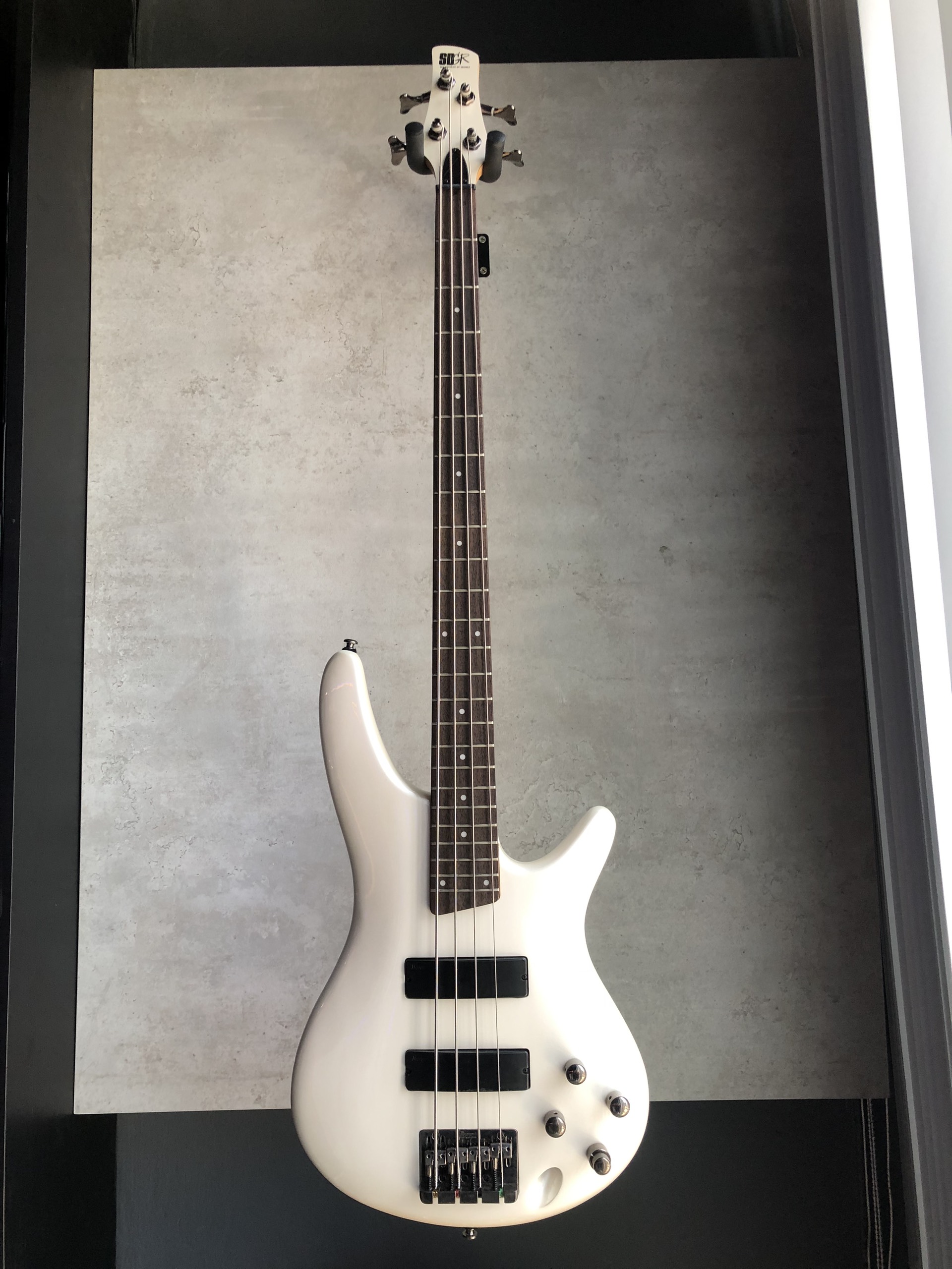 Ibanez SR300 Bass Pearl White 4 String