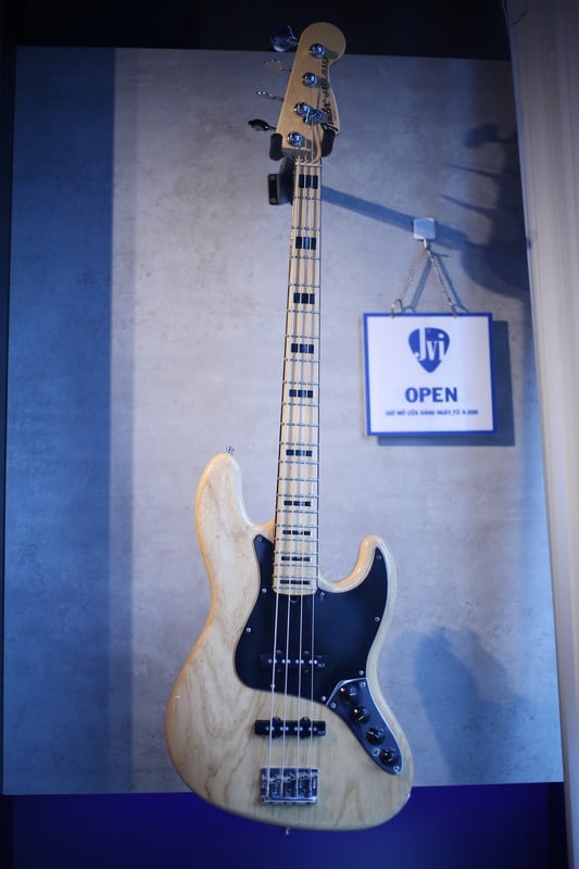 Fender deluxe active jazz bass / made in usa Fender deluxe active jazz bass / made in usa