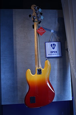 Fender Jazz bass Player plus V - made in mexico Fender Jazz bass Player plus V - made in mexico