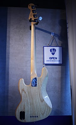 Fender deluxe active jazz bass / made in usa Fender deluxe active jazz bass / made in usa