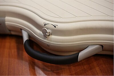 Hardcase prefox trắng