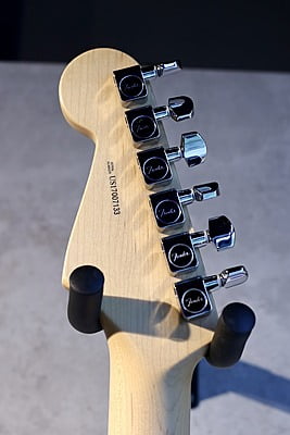 Fender Professional HSS 3-tone Sunburst