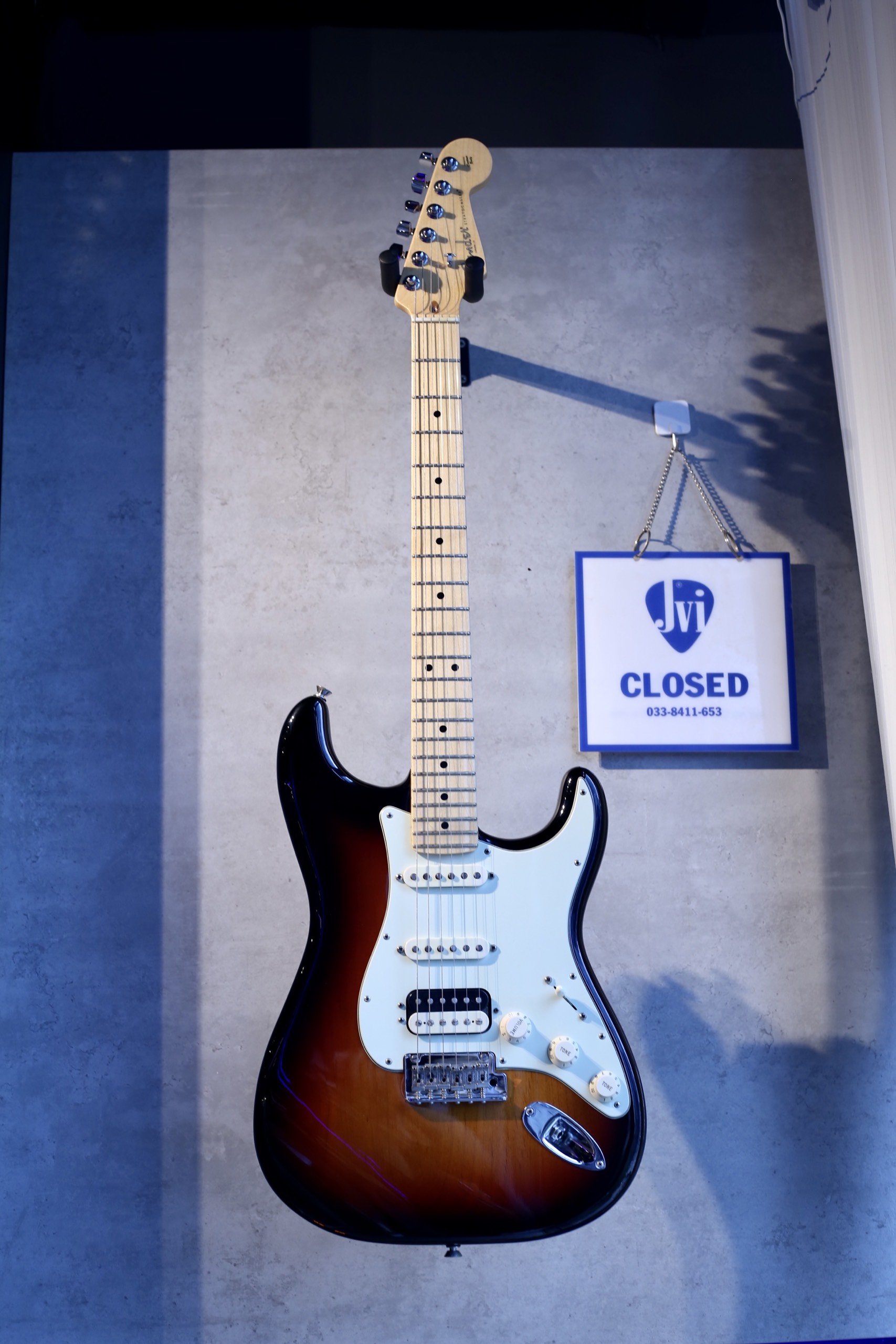 Fender Professional HSS 3-tone Sunburst