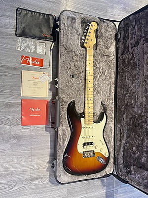Fender Professional HSS 3-tone Sunburst