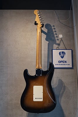 Fender ST-57